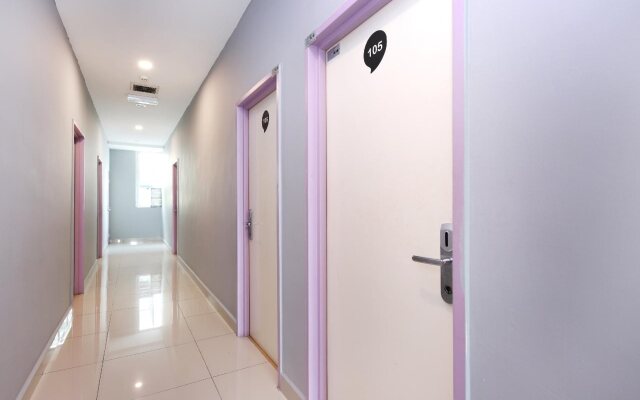 Comma Hotel