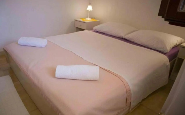 Apartment Milna 8896b