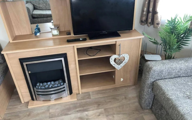 St Osyth Beach 3-bed Caravan, Sleeps 8, Parking