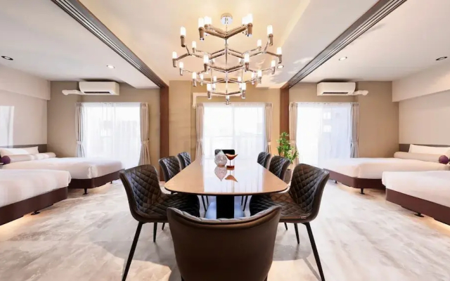 Dotombori Crystal Hotel 3