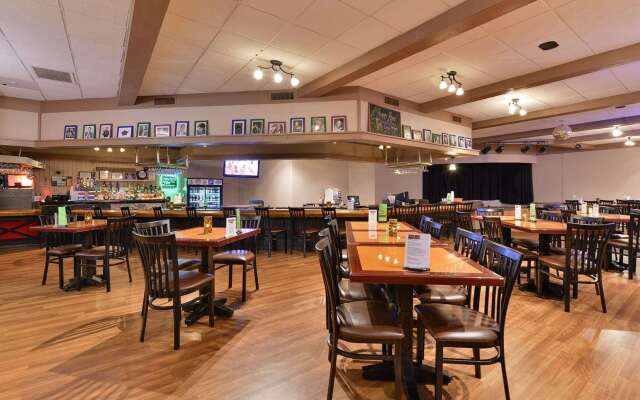 AmericInn by Wyndham La Crosse Riverfront-Conference Center