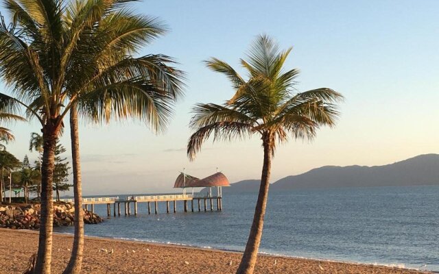 Bushland Beach Tavern