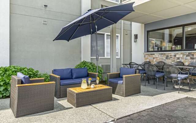 Comfort Inn & Suites Pacific - Auburn