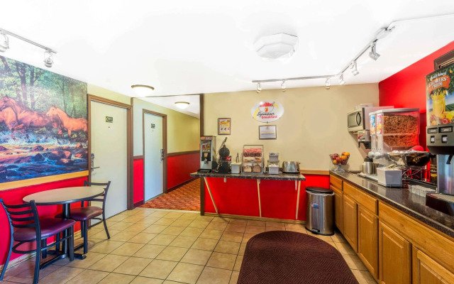 Super 8 By Wyndham Sheridan