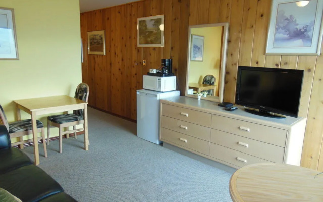 Rocky Mountain Springs Lodge