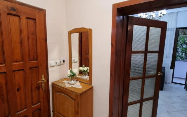 Tsar Simeon, 2 bedroom, living room and fireplace