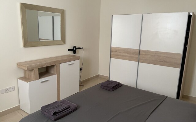 Spinola Bay 3-double Bed Near Beach Prime Location