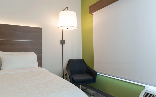Holiday Inn Express & Suites Edmonton SW - Windermere by IHG