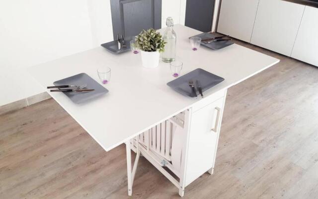 GregBnb-com - Filet suspendu ! - PARKING INCLUS - CLIMATISÉ - WIFI -15min Gare