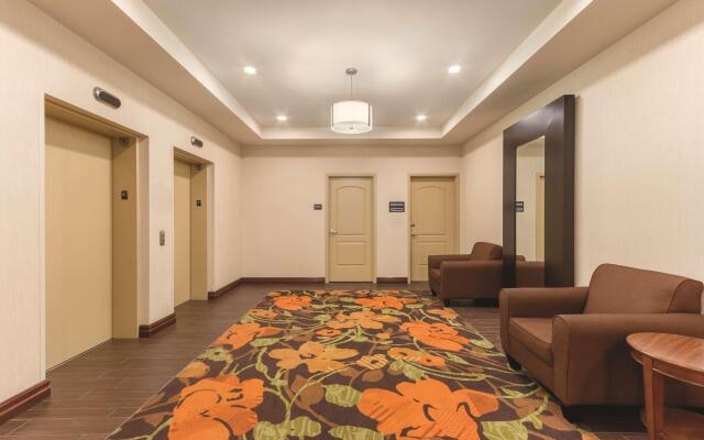 Hampton Inn by Hilton Edmonton/South, Alberta, Canada