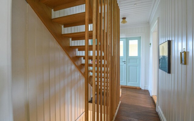 Nice Home in Hamburgsund With 5 Bedrooms and Wifi