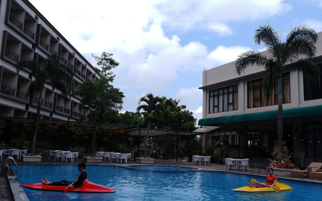 Azana Green Peak Resort & Convention