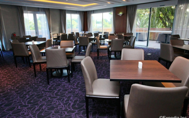 Aqueen Hotel Paya Lebar