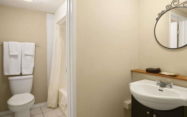 Knights Inn Edmonton South