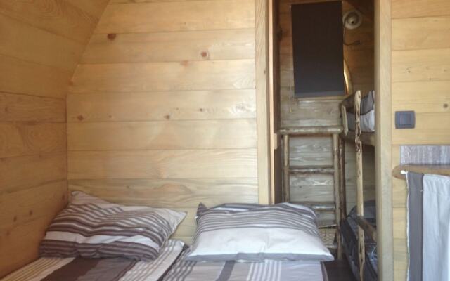 La Colline Aux Cabanes