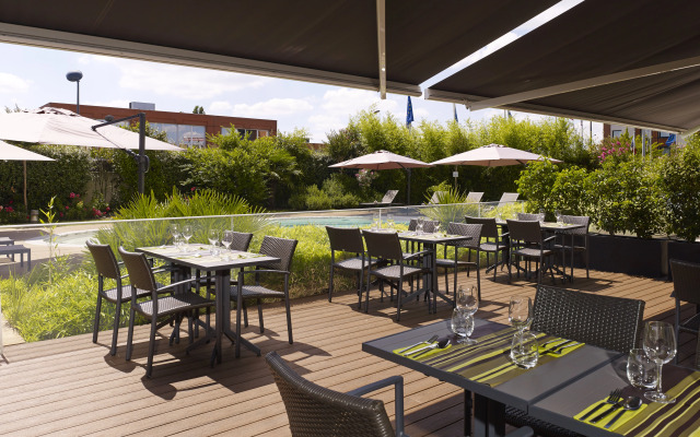 HOLIDAY INN EXP TOULOUSE ARPT by IHG