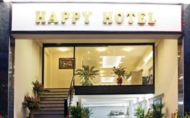 Happy Hotel - Kim Ma