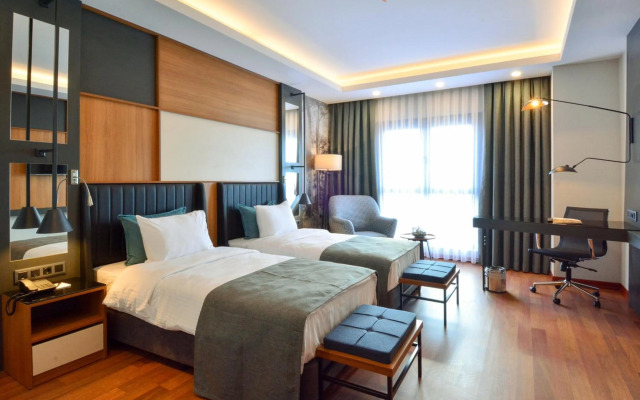 Expoist Hotel