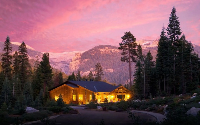 Wuksachi Lodge