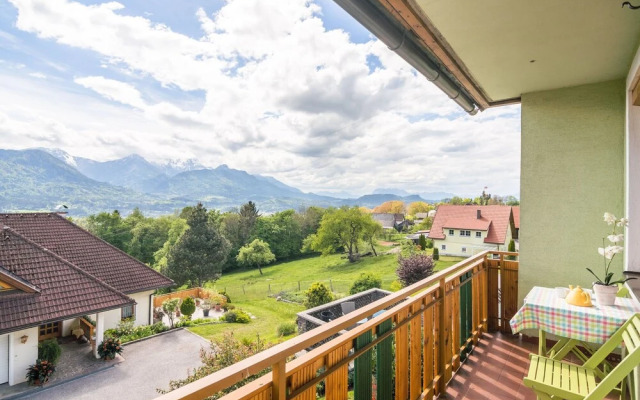 Beautiful Apartment With Swimming Pool in Lukowitz