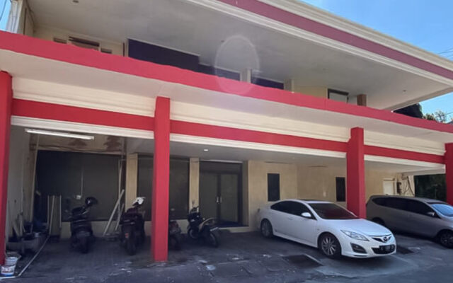 RedDoorz near Bukit Darmo Golf