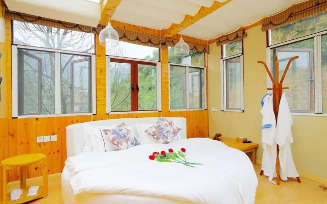 Yiyun Lakeside Hotel