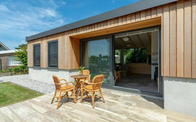 Attractive Home With Terrace