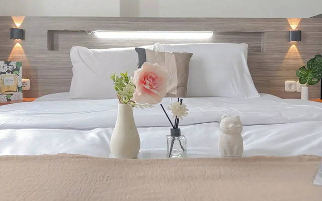 Warm And Comfortable 1Br Apartment At Vittoria Residence