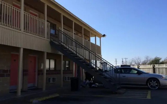 Paradise Motel