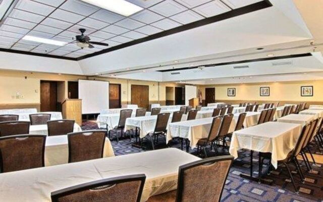 Quality Inn Thief River Falls