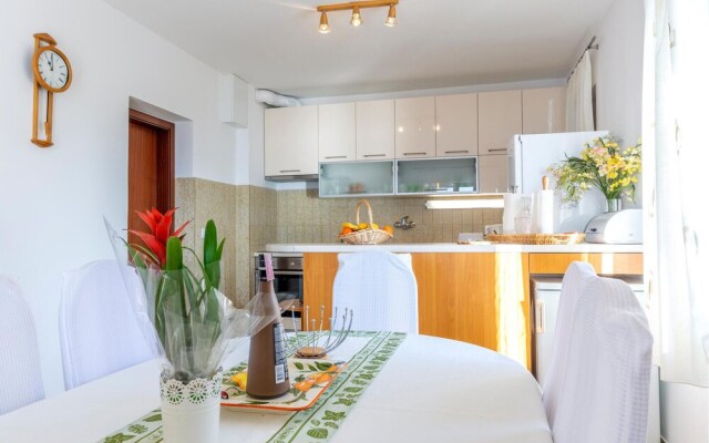 Stunning Home in Lokva Rogoznica With 4 Bedrooms and Wifi