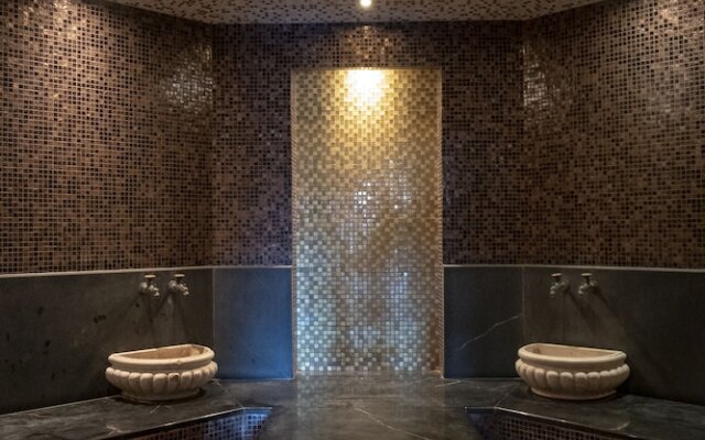 Red Rock Hotel