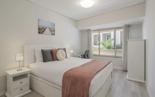Apartment With sea View - Varandas do Lido I
