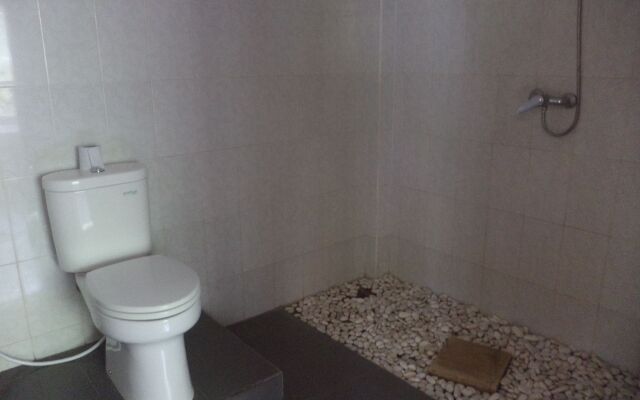 D. Ayu Guest House and Spa