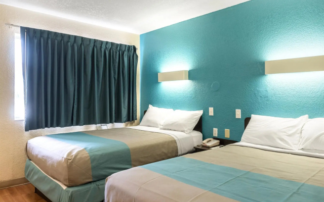 Motel 6 Victoria, TX