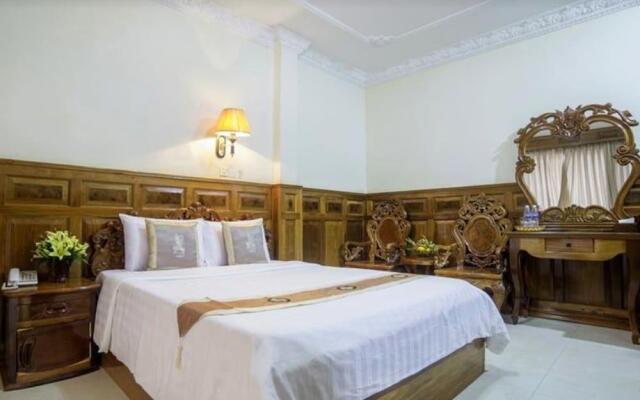 International Hotel