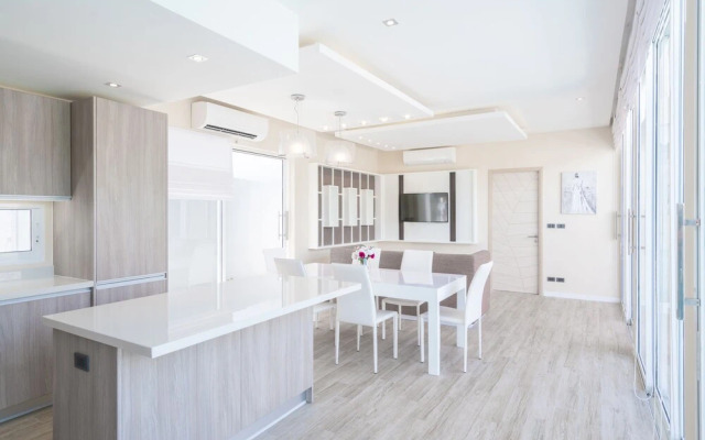 Signature Villa By Rents In Phuket