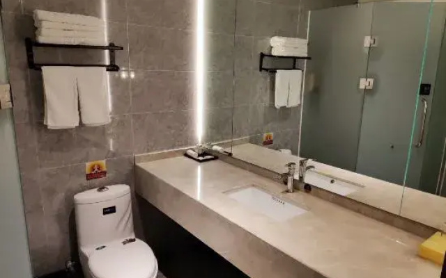 Turui Business Hotel (Yaoduhe Metro, Anhui Technical College of Industry and Economy Branch, Hefei)