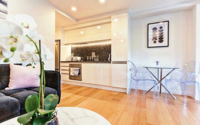 Luxury Apartment in Epsom
