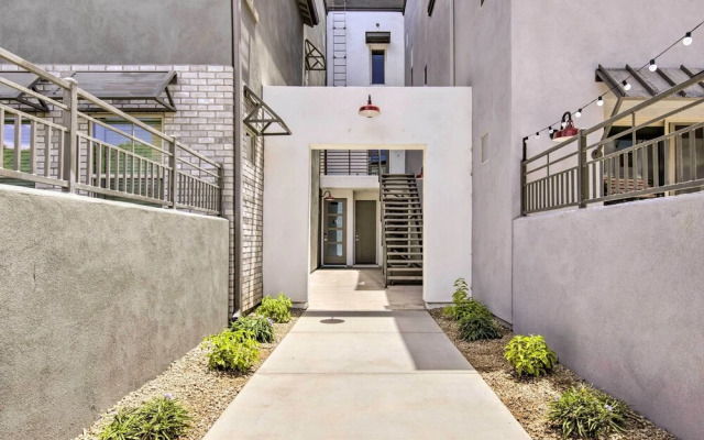 Community Perks: Executive Chandler Townhome