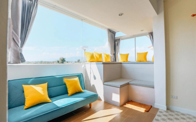 Glass House, Mountain View, Near Airport-City