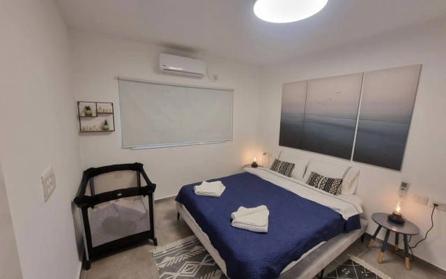 Beautiful 2-Bedroom Sea-View apartment