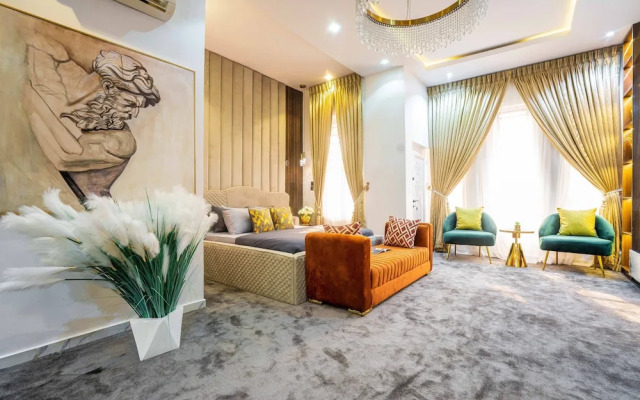 Jayjay Homes And Apartment