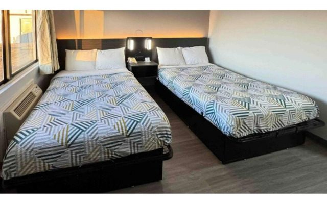 Motel 6 Janesville, WI