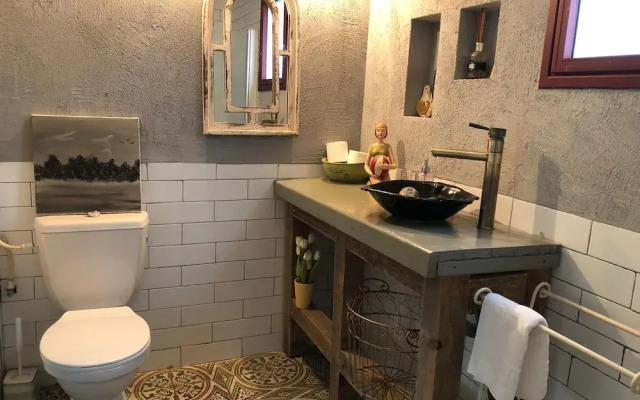 Eili Suites