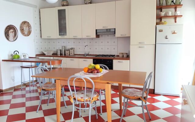 Holiday House Viriola Rossa