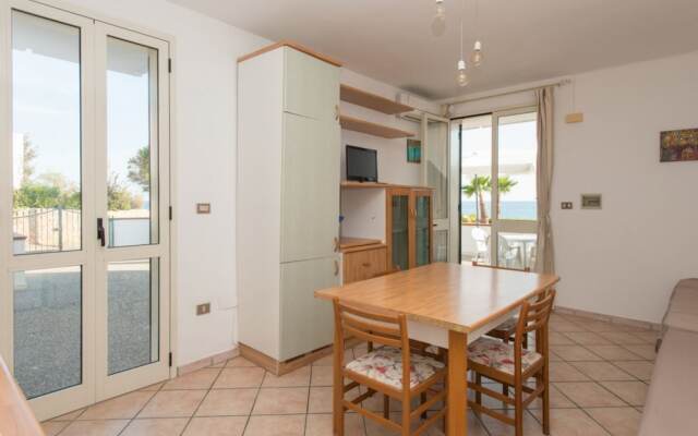 Trilocale Isola di Pazze PT fronte mare