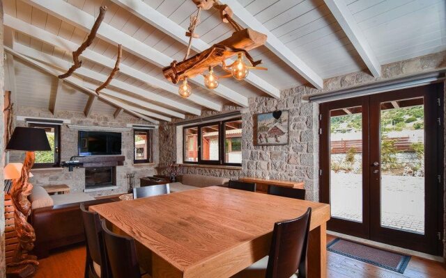 Aelia Livadi Chalet