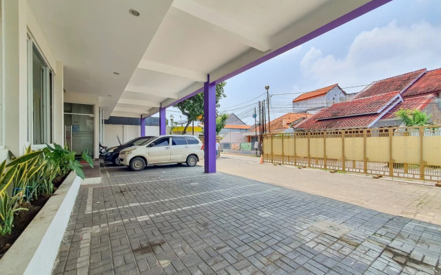 Urbanview Hotel Pondok Mas Cirebon By RedDoorz