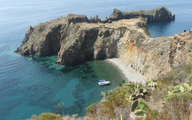 Hotel Eunymos - Trattoria Da Francesco Panarea